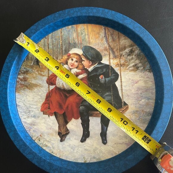 Victorian Boy Girl Winter Scene Swing Tin Serving Tray 12 Diameter - Picture 6 of 6